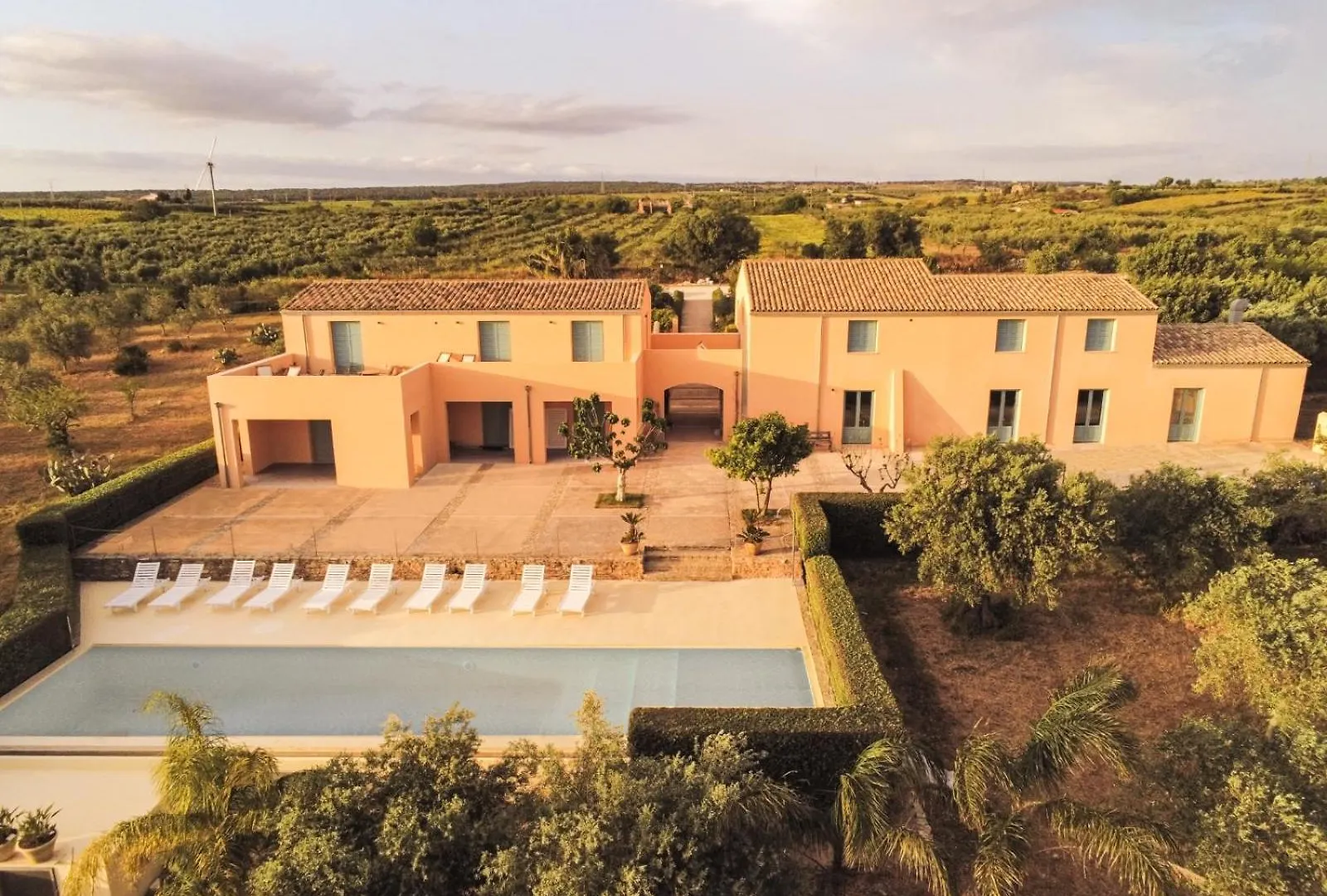 Planeta Country House & Beach Club Menfi 3*,
